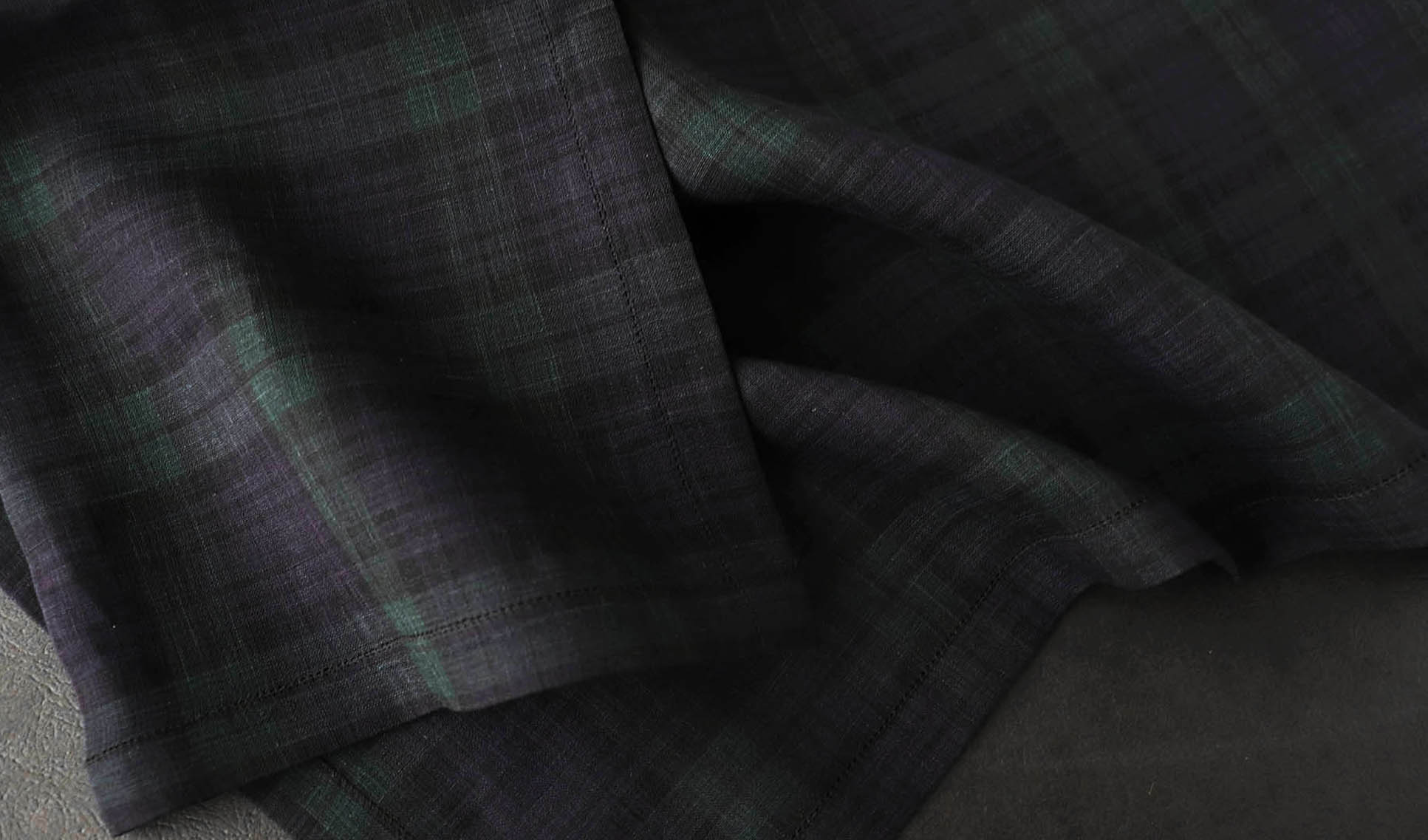 最高峰のリネンで仕立てたハンカチーフ「Black Watch150」を、12月12日(金)より販売開始します