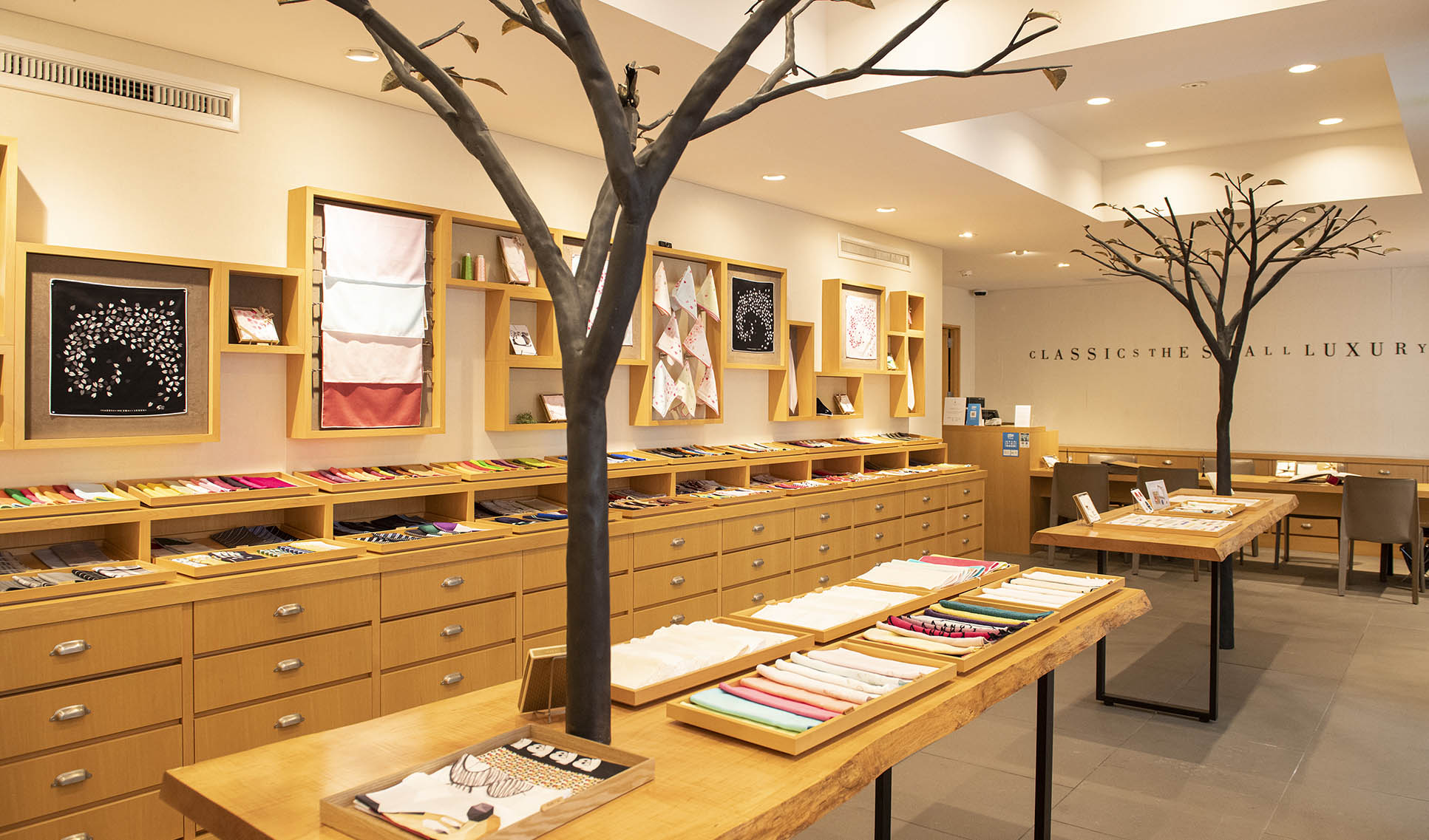 【日本橋人形町店】3月13日(金)~3月28日(土) オールドコレクションハンカチーフ 展示のご案内