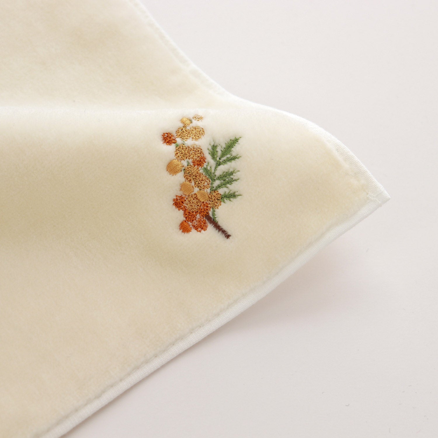 ミモザ刺繍入り SICタオル