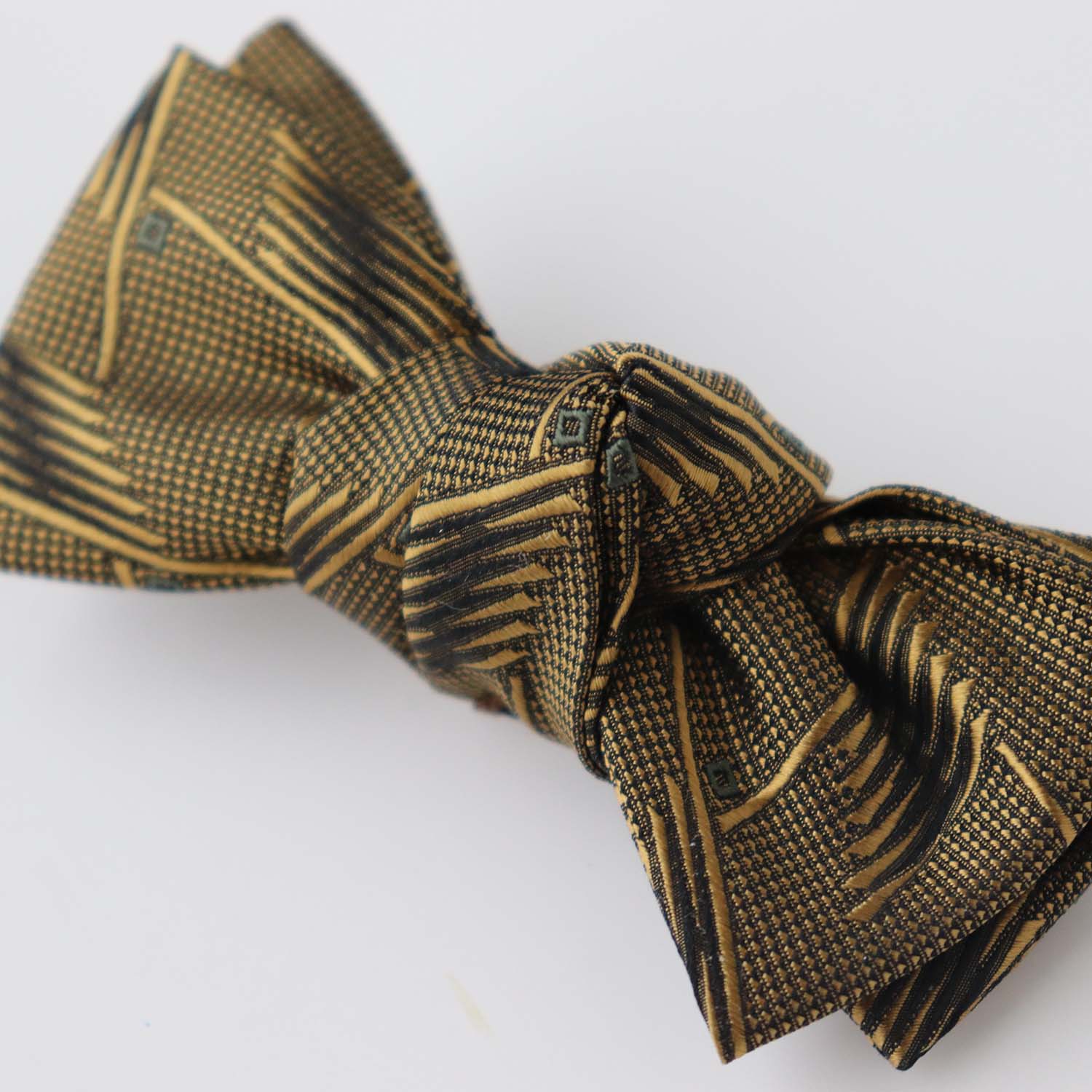 re-edit Bow tie type clip Geometric (Bronze A)