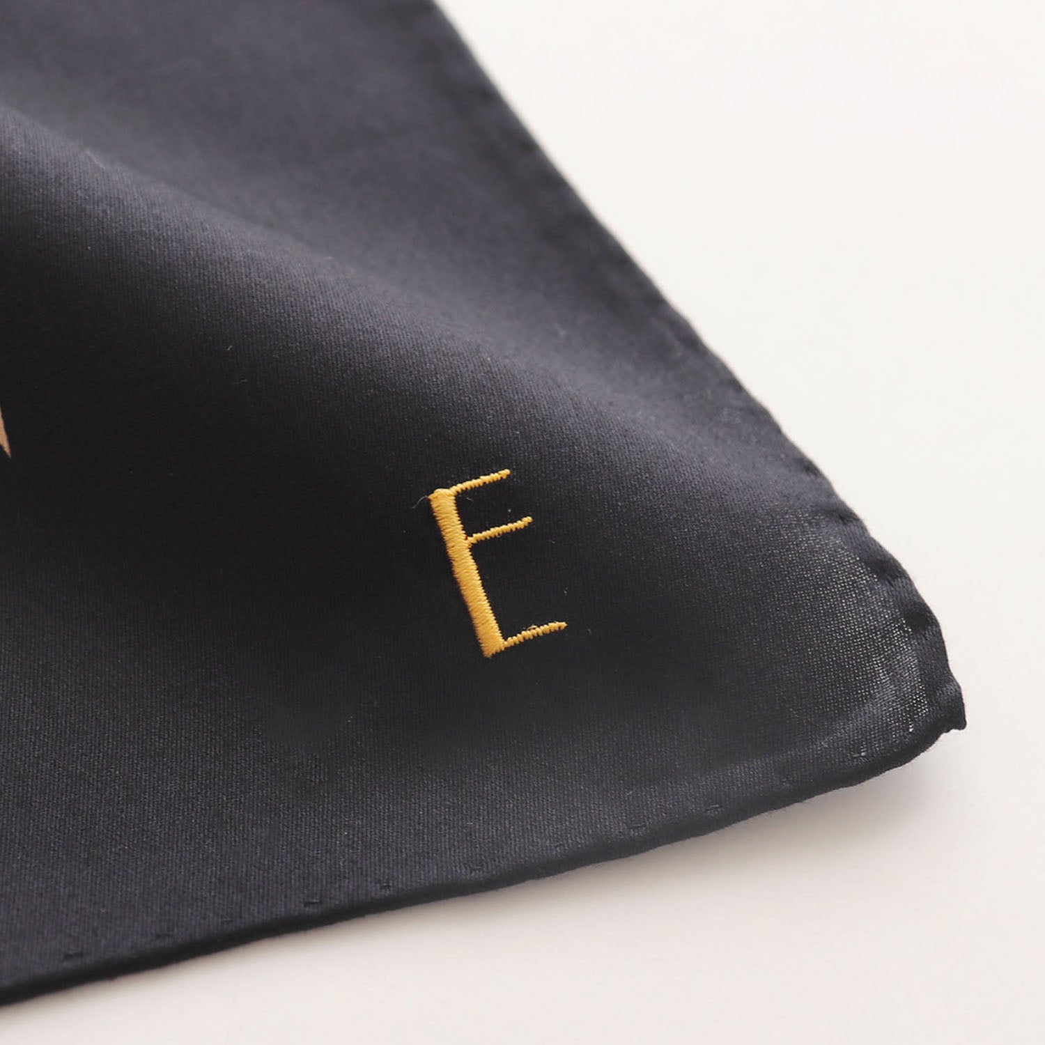 イニシャル刺繍が選べる! ハート