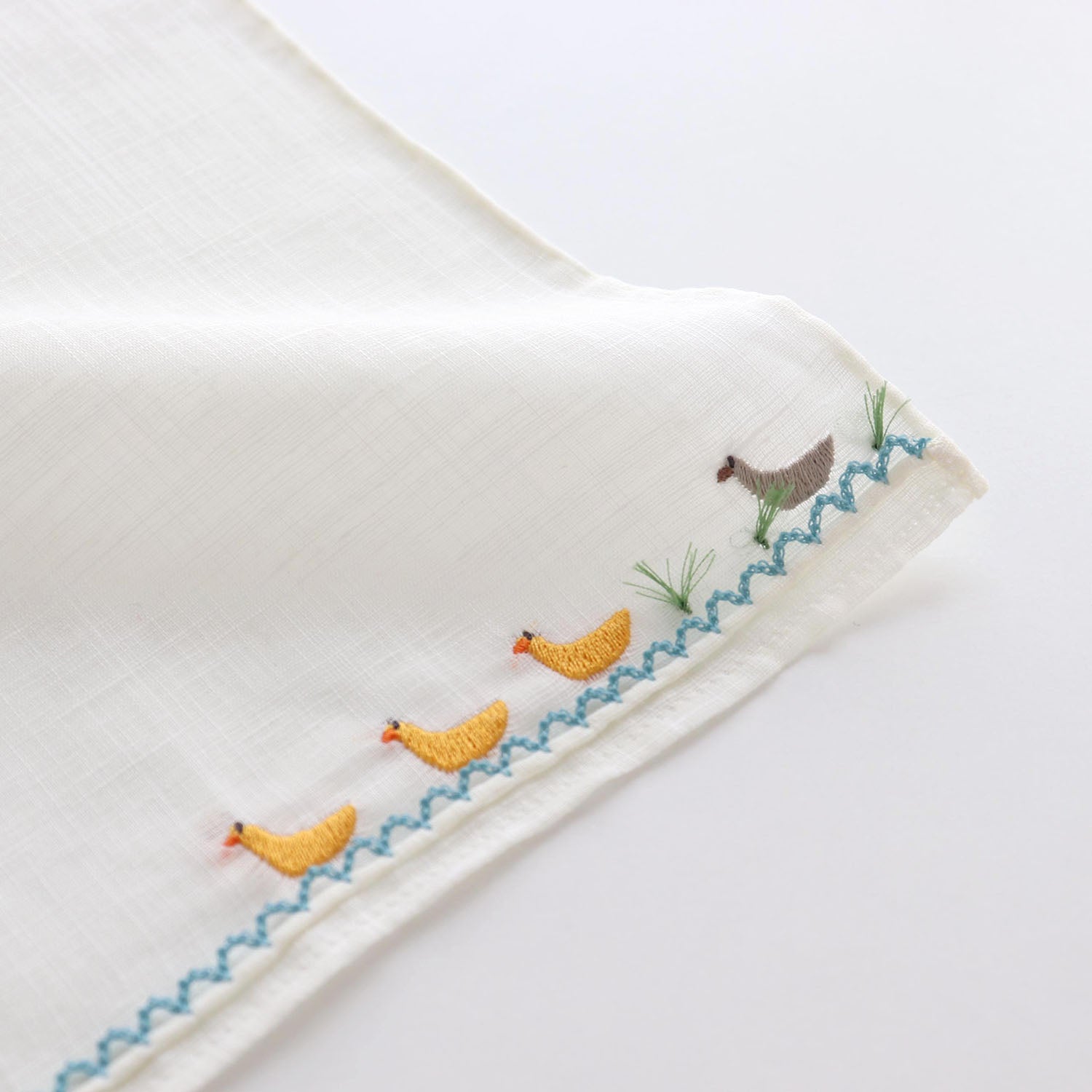HIKKOMI Ugly Duckling Handkerchief [HIKKOMIseries】