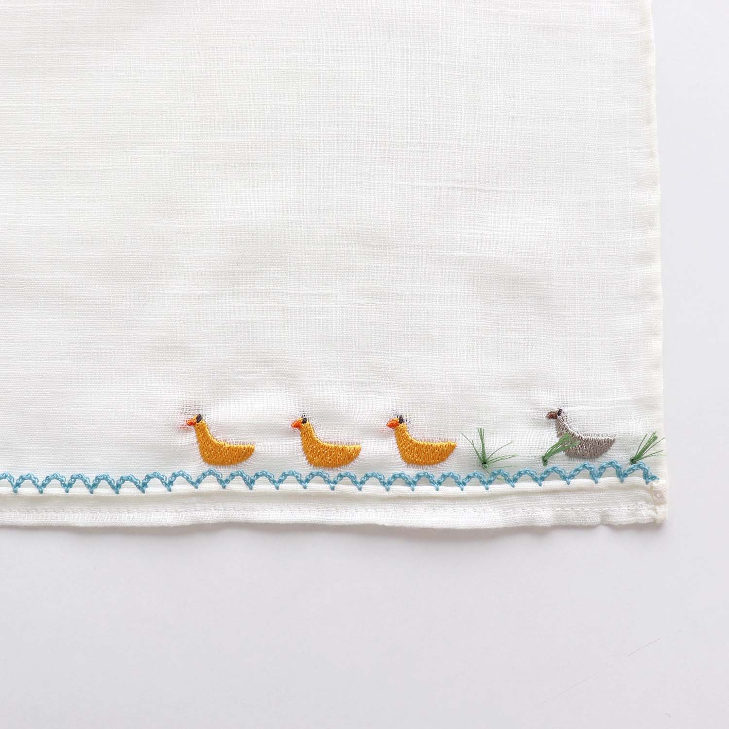 HIKKOMI Ugly Duckling Handkerchief [HIKKOMIseries】