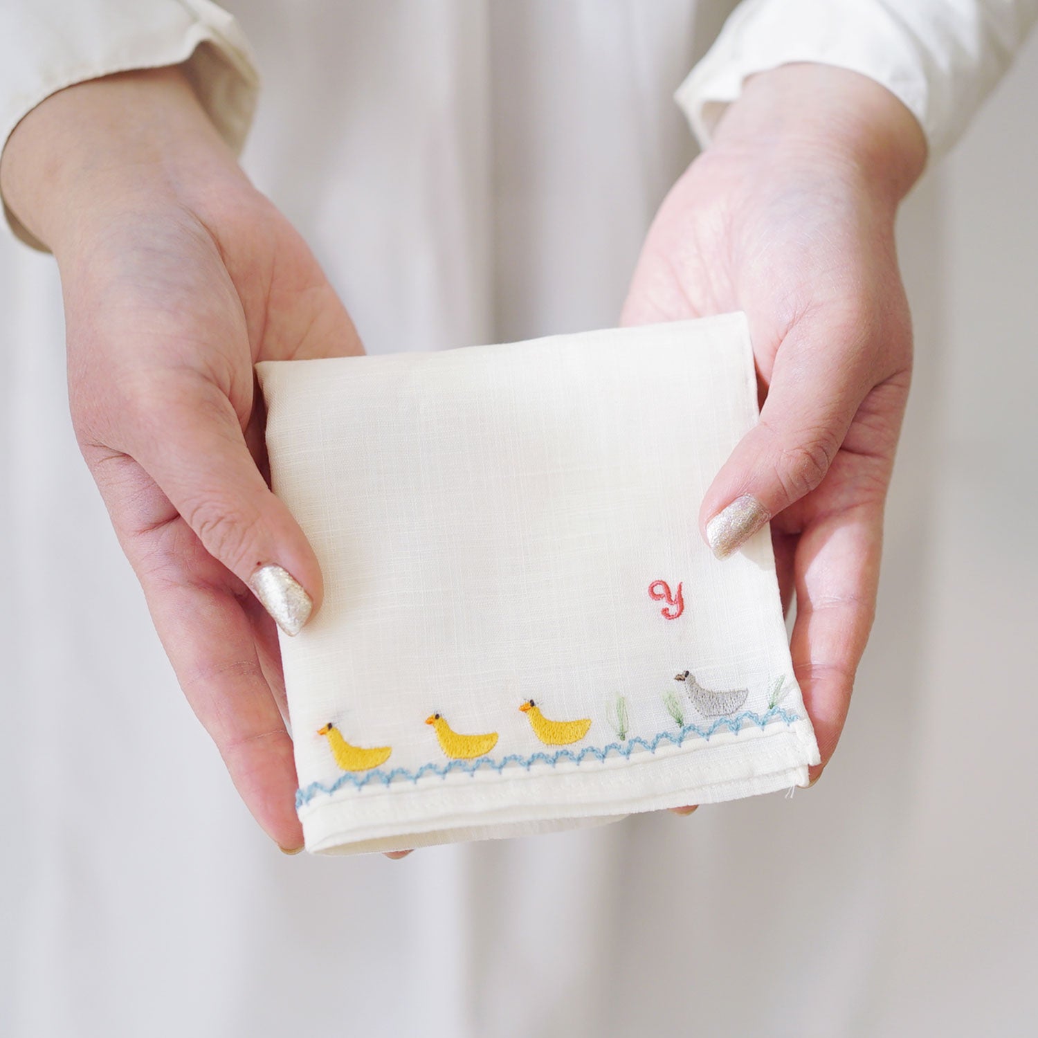 HIKKOMI Ugly Duckling Handkerchief [HIKKOMIseries】