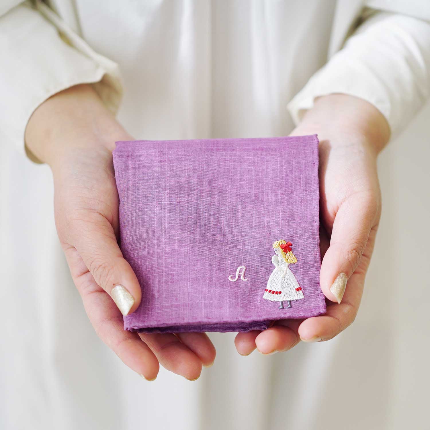 HIKKOMI Alice in Wonderland Handkerchief [HIKKOMIseries】