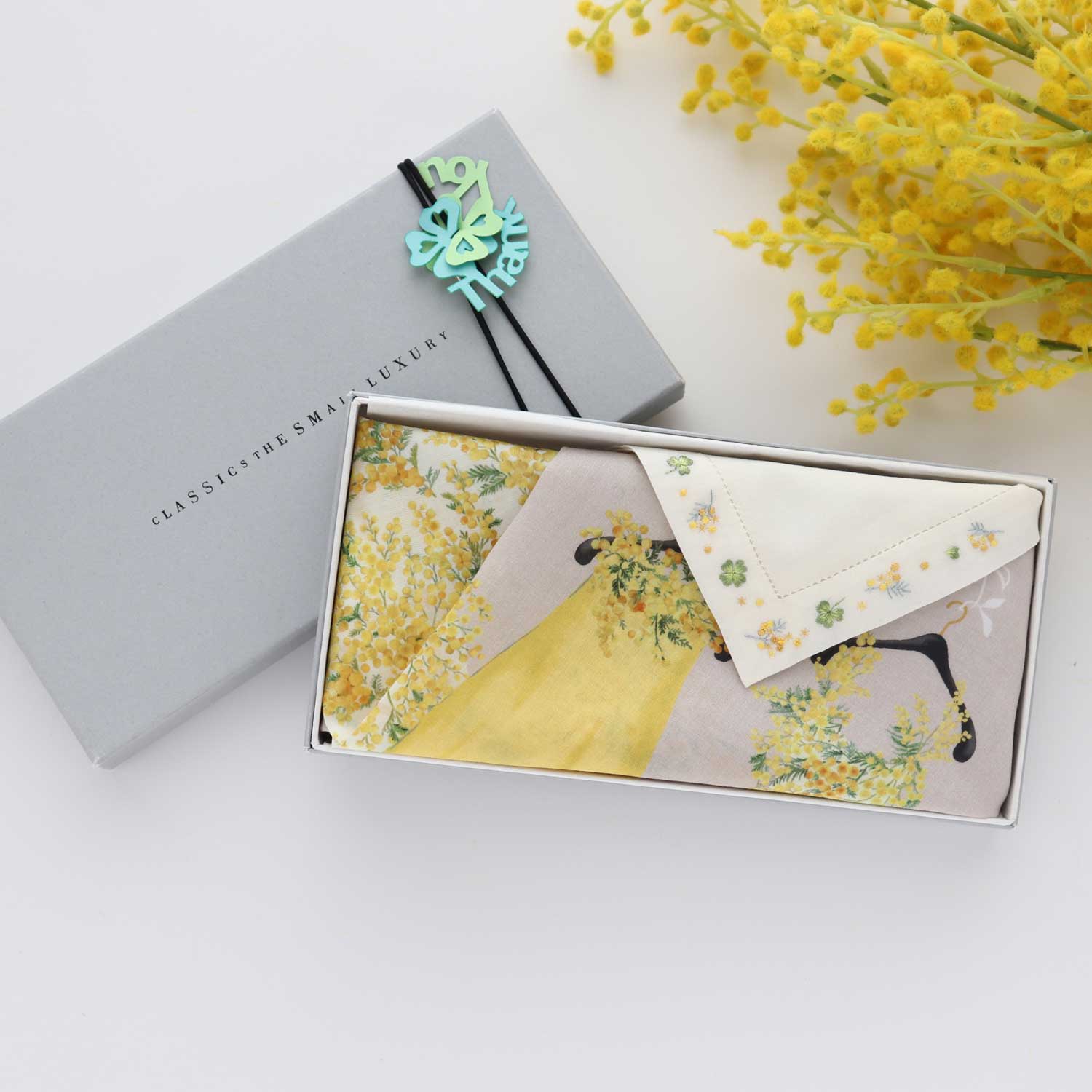 ベトナム手刺繍 Lucky mimosa