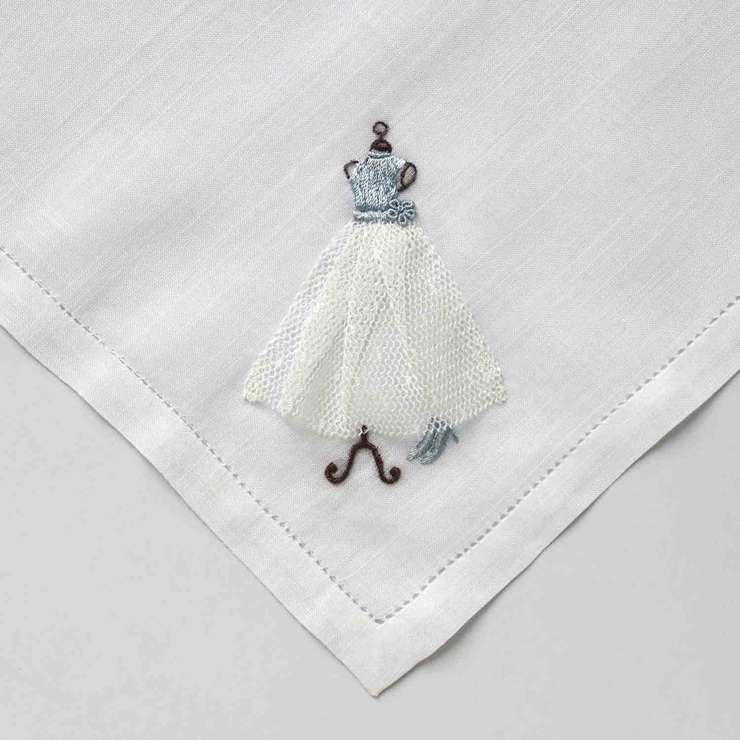 ベトナム手刺繍 Tulle dress
