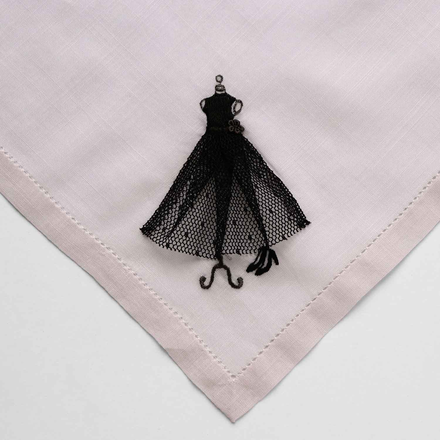 ベトナム手刺繍 Tulle dress