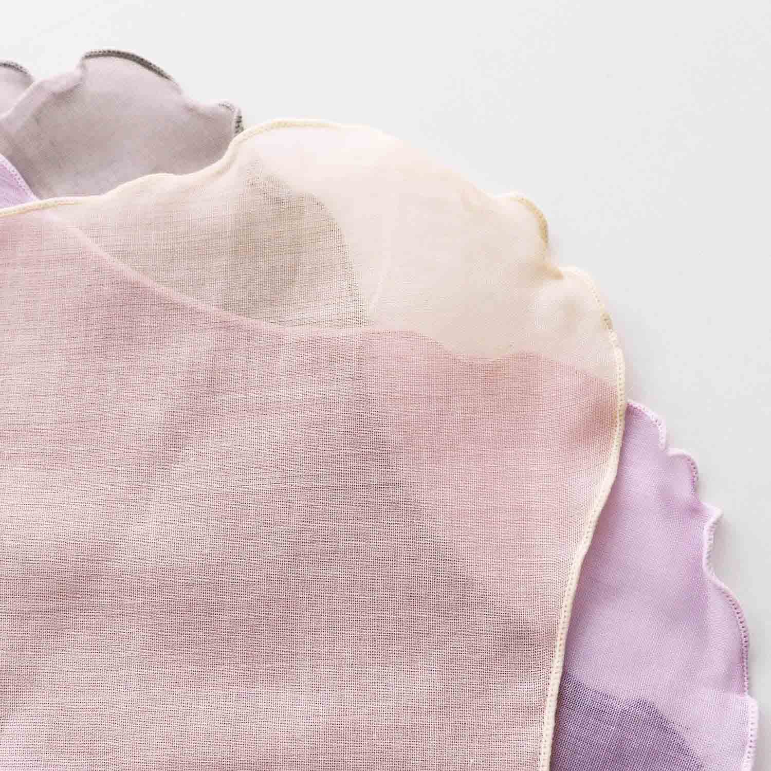 KASANEIRO -重ね色-「frillia(フリリア)シリーズ」【立体ハンカチ】