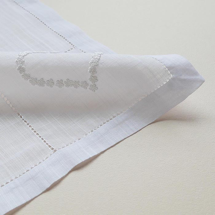 ベトナム手刺繍 many heart【ブライダル ハンカチ】