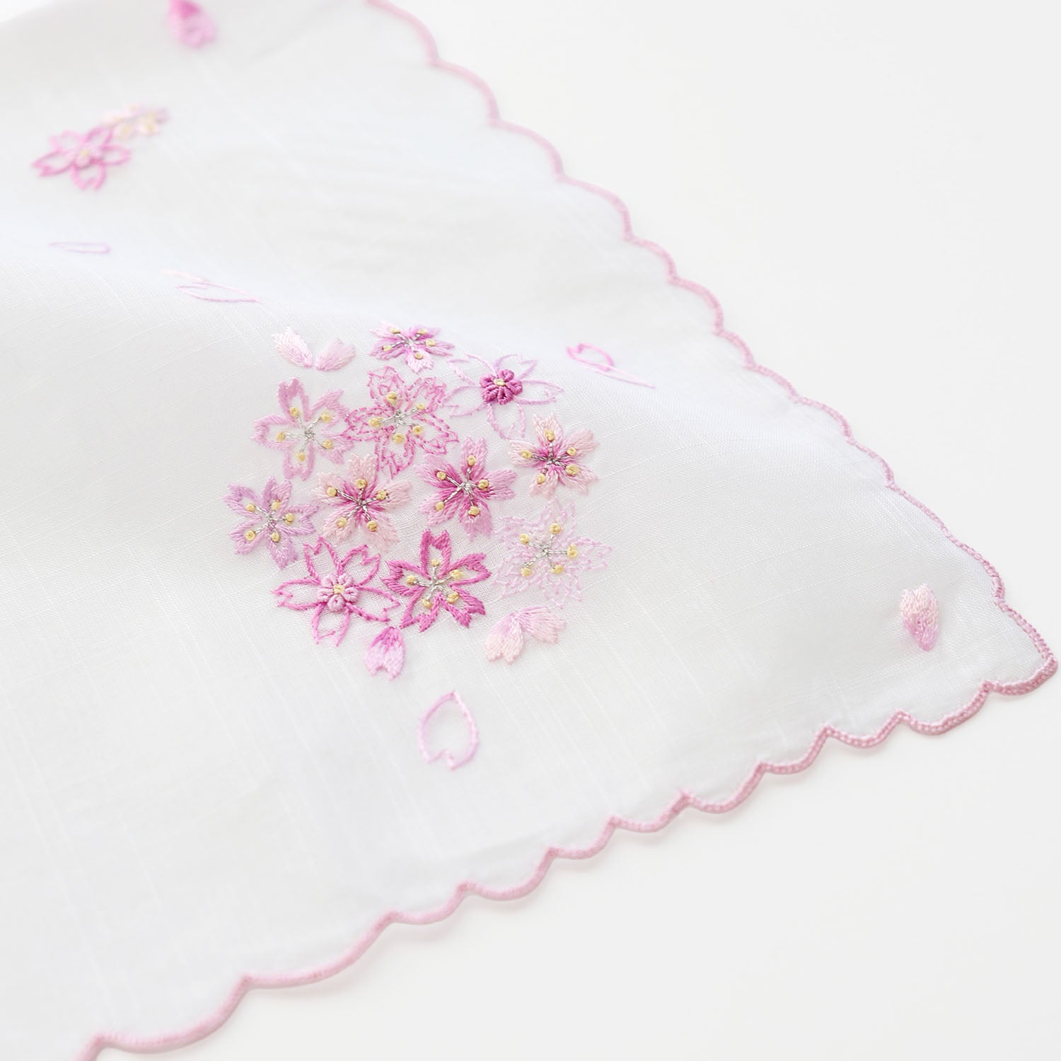 ベトナム手刺繍 桜くす玉