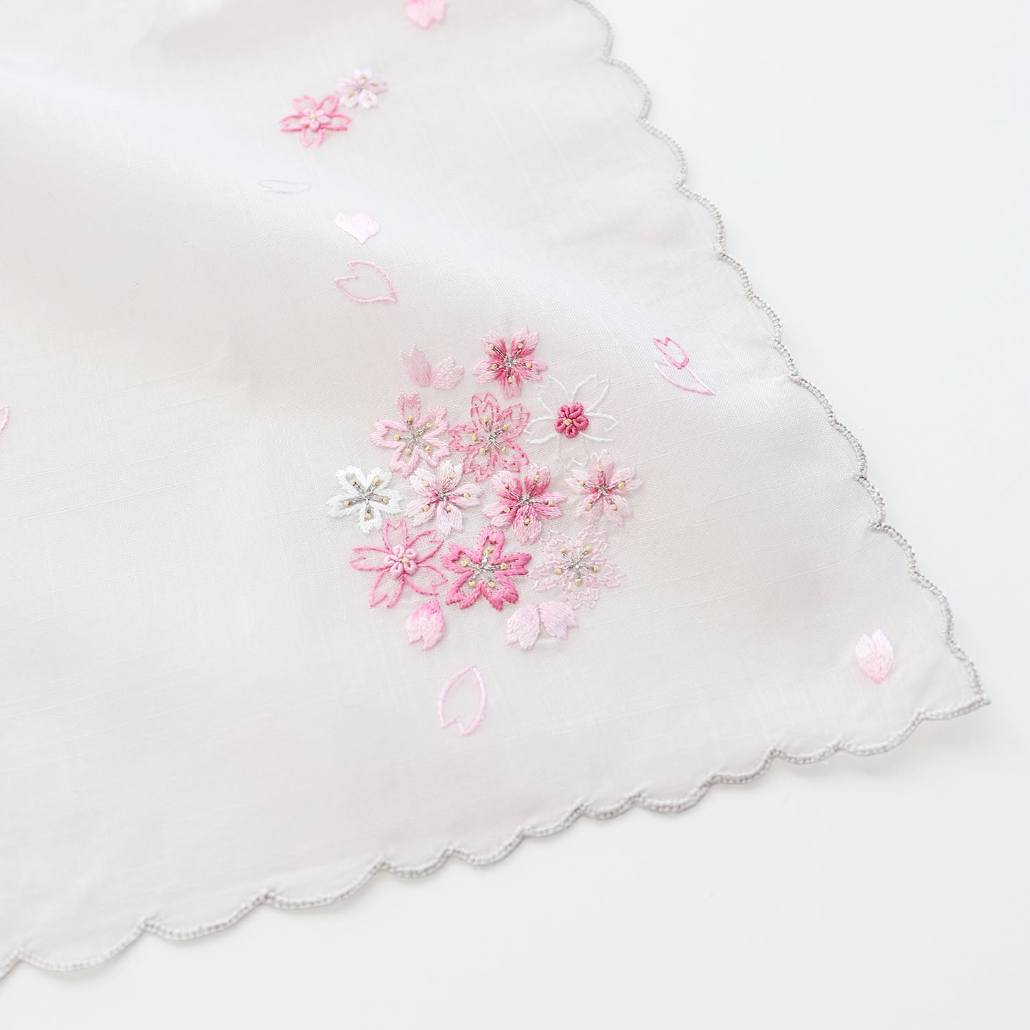 ベトナム手刺繍 桜くす玉