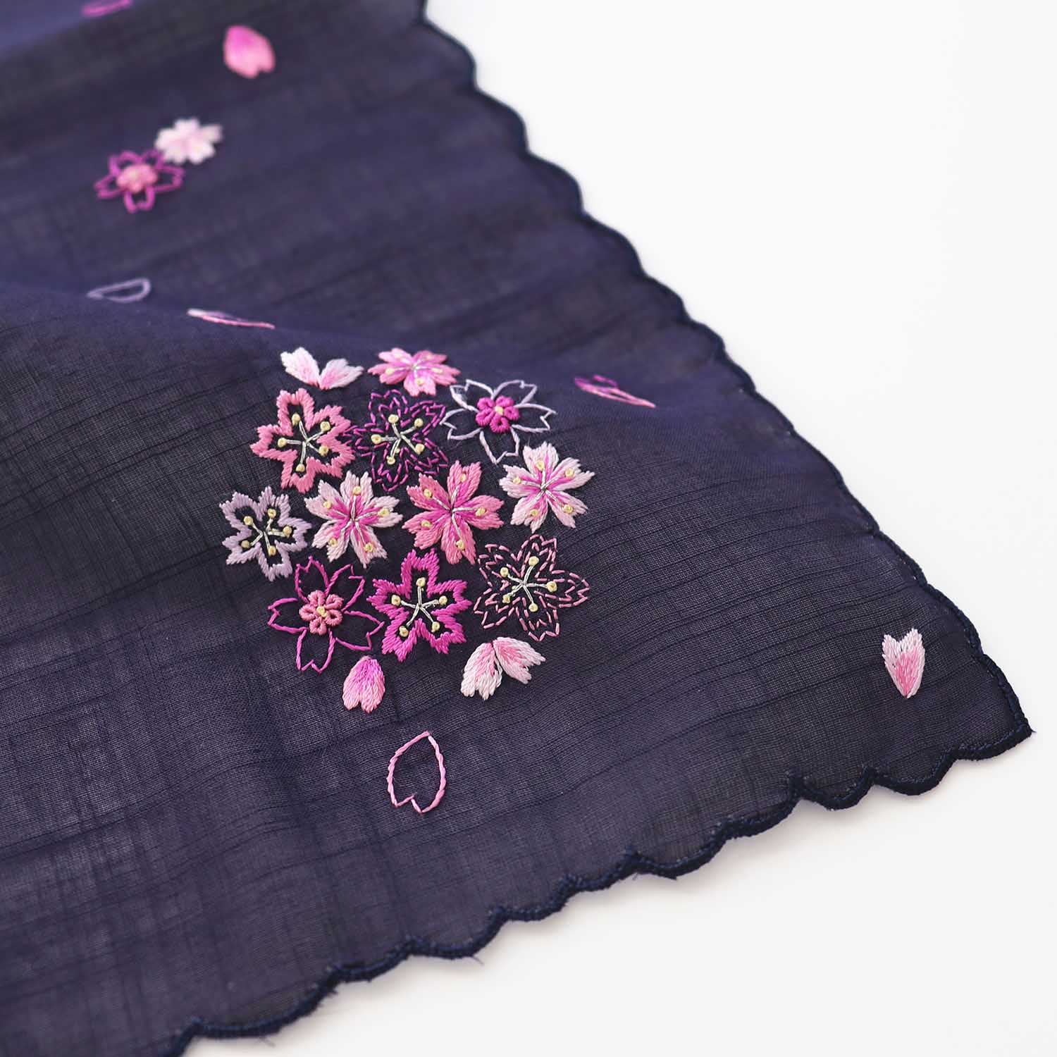 ベトナム手刺繍 桜くす玉