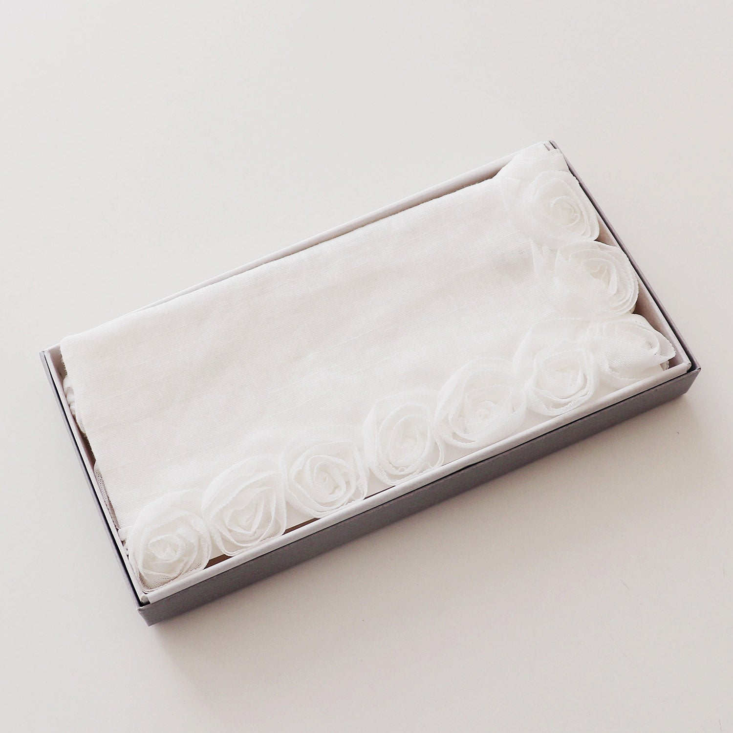 round rose「frillia(フリリア)シリーズ」【立体ハンカチ】