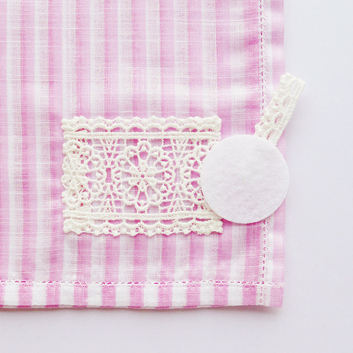 You can choose the initial embroidery! Sachet handkerchief