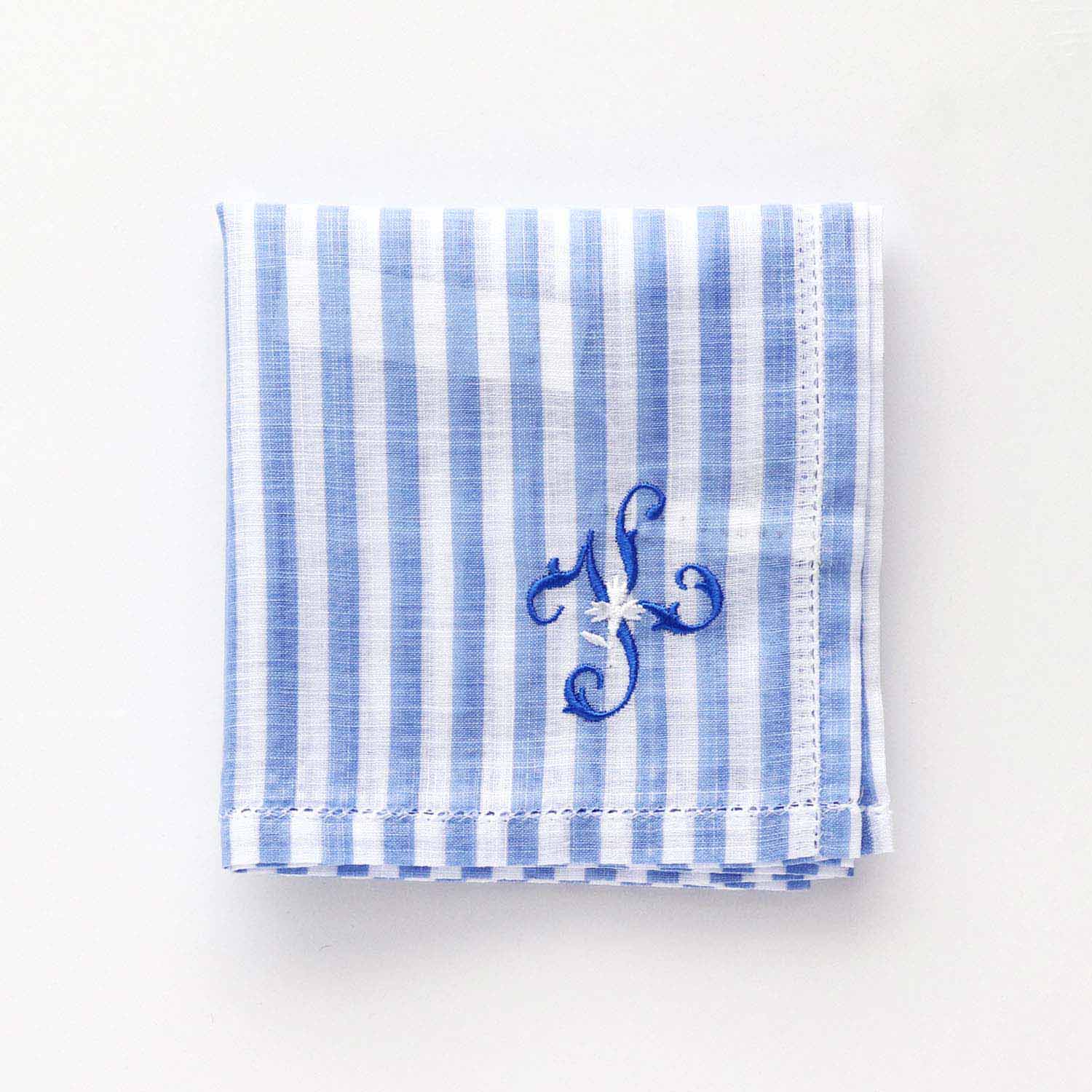 You can choose the initial embroidery! Sachet handkerchief