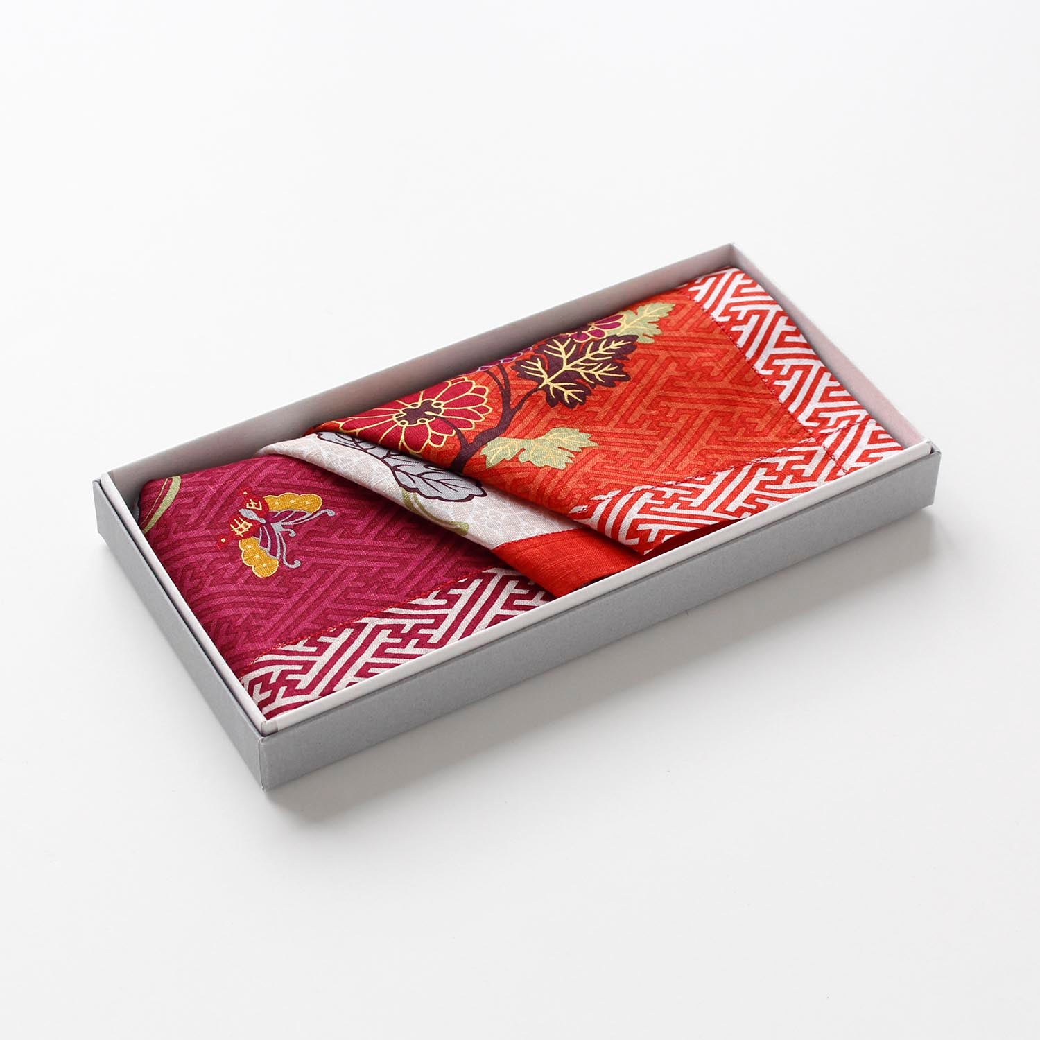 瓦照苑 -菊と瓢箪(ひょうたん)-