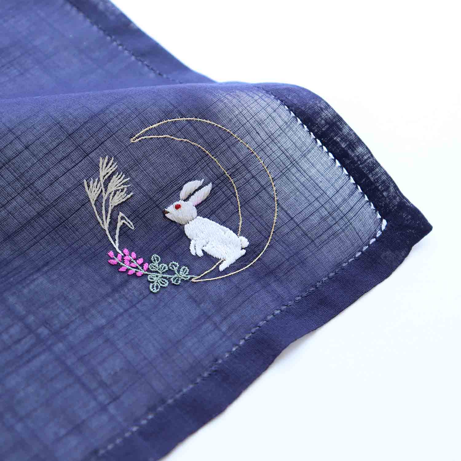 ベトナム手刺繍 ハンカチ 月うさぎ