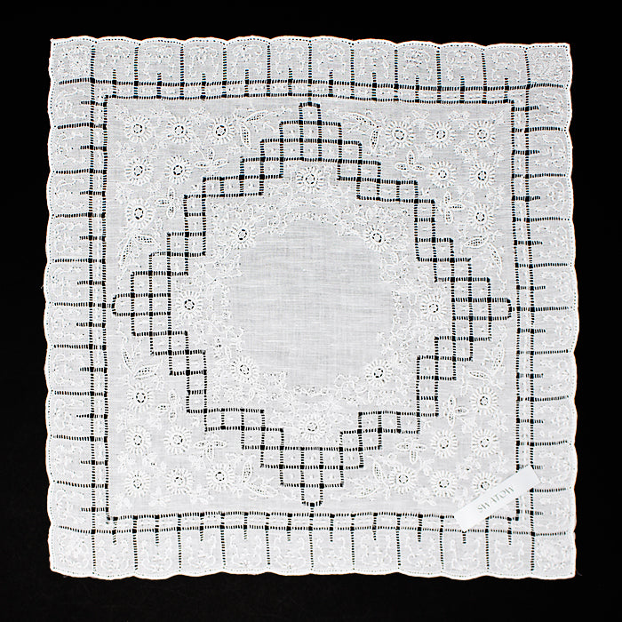 ー 汕頭手刺繍 ハンカチーフ ー SWATOW 【ヘリテージ 7201】