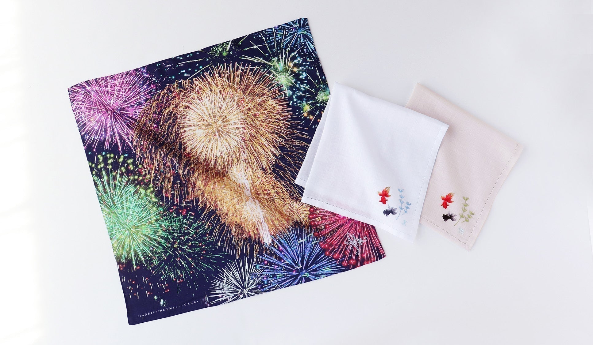 7月9日(水)より、夏を彩る花火と金魚のハンカチーフが発売