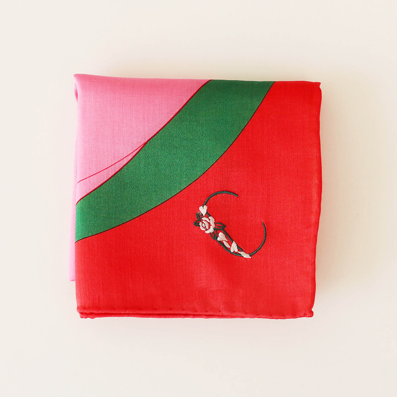 Initial embroidery can be selected! Rose law B (Red)