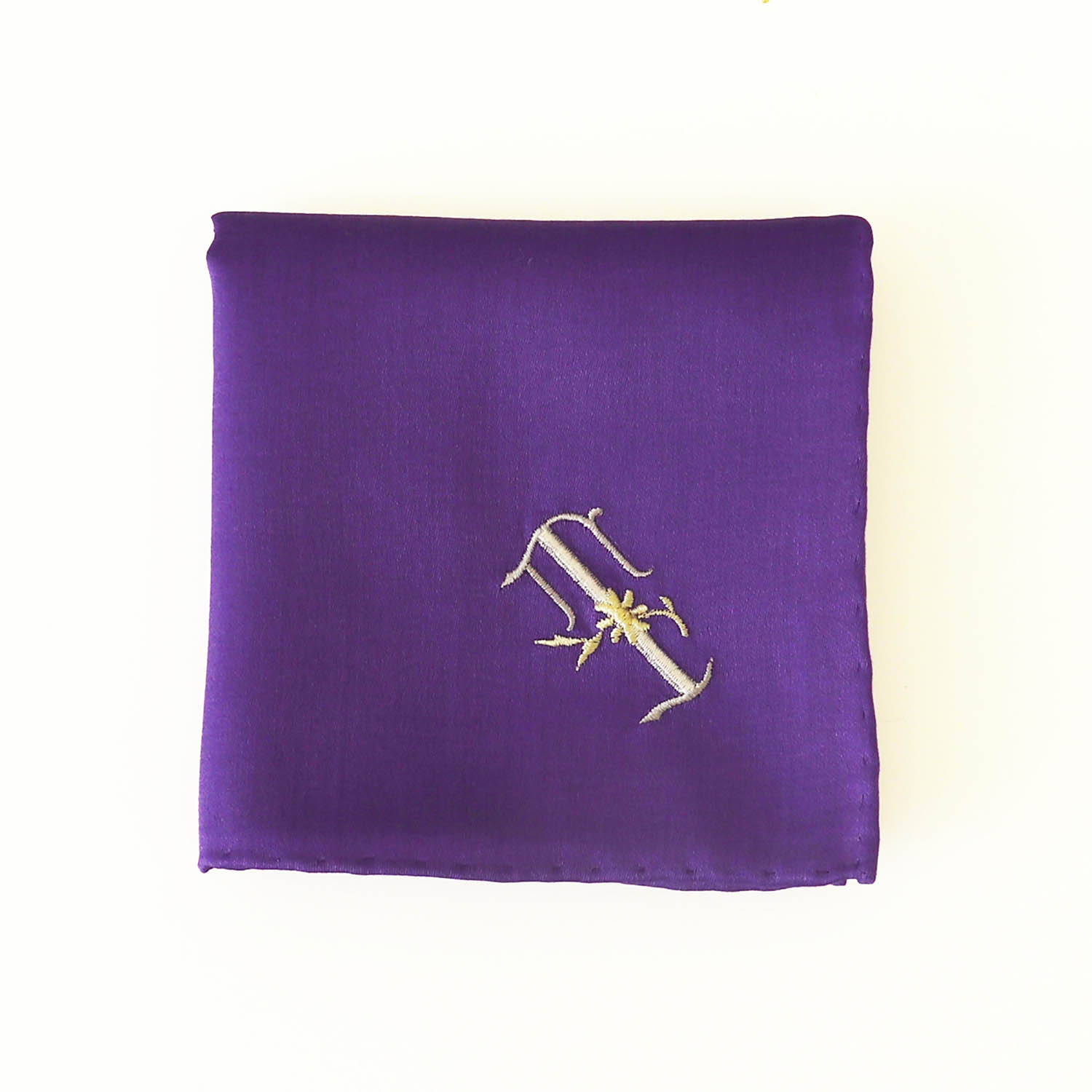 イニシャル刺繍が選べる！薔薇刺繍のハンカチ