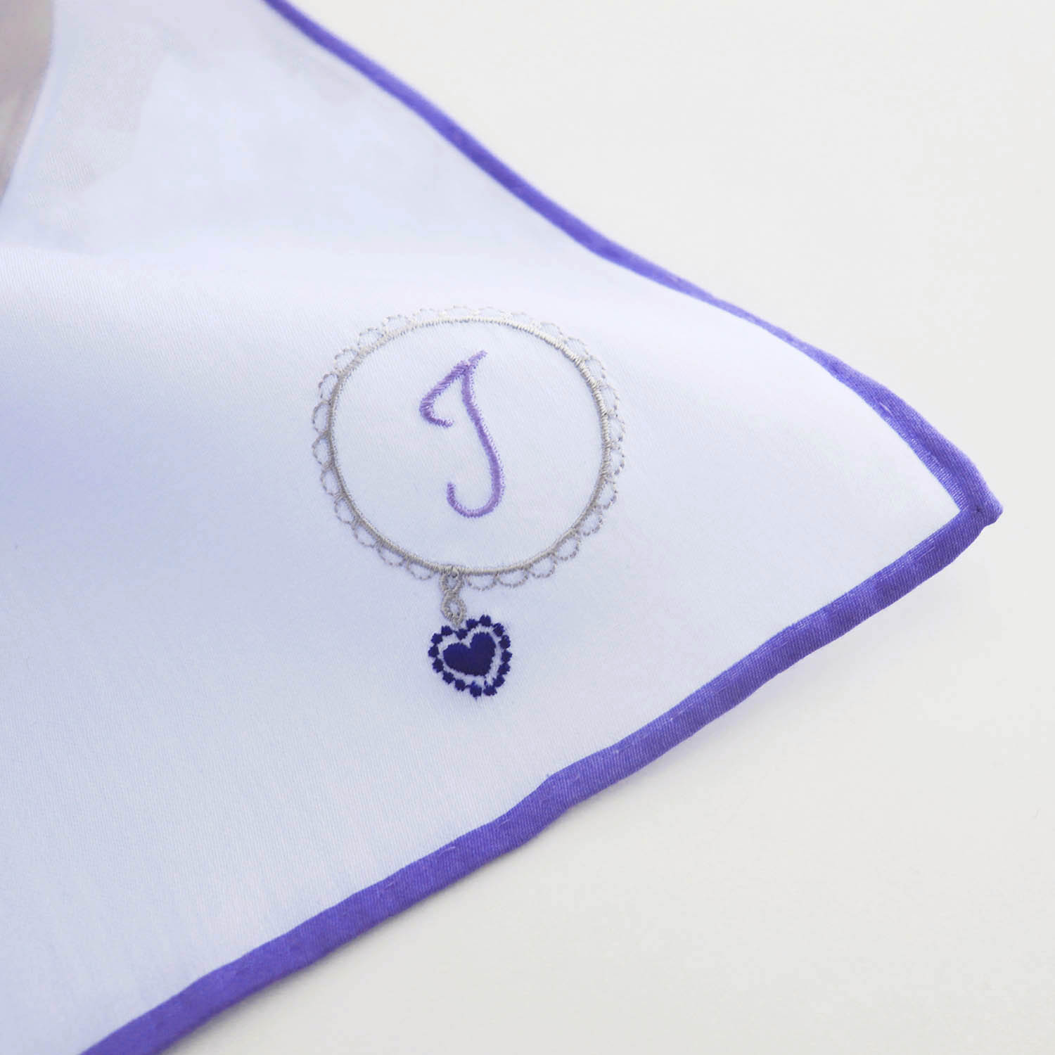 イニシャル刺繍が選べる！ グラデーションハート（ブルー）