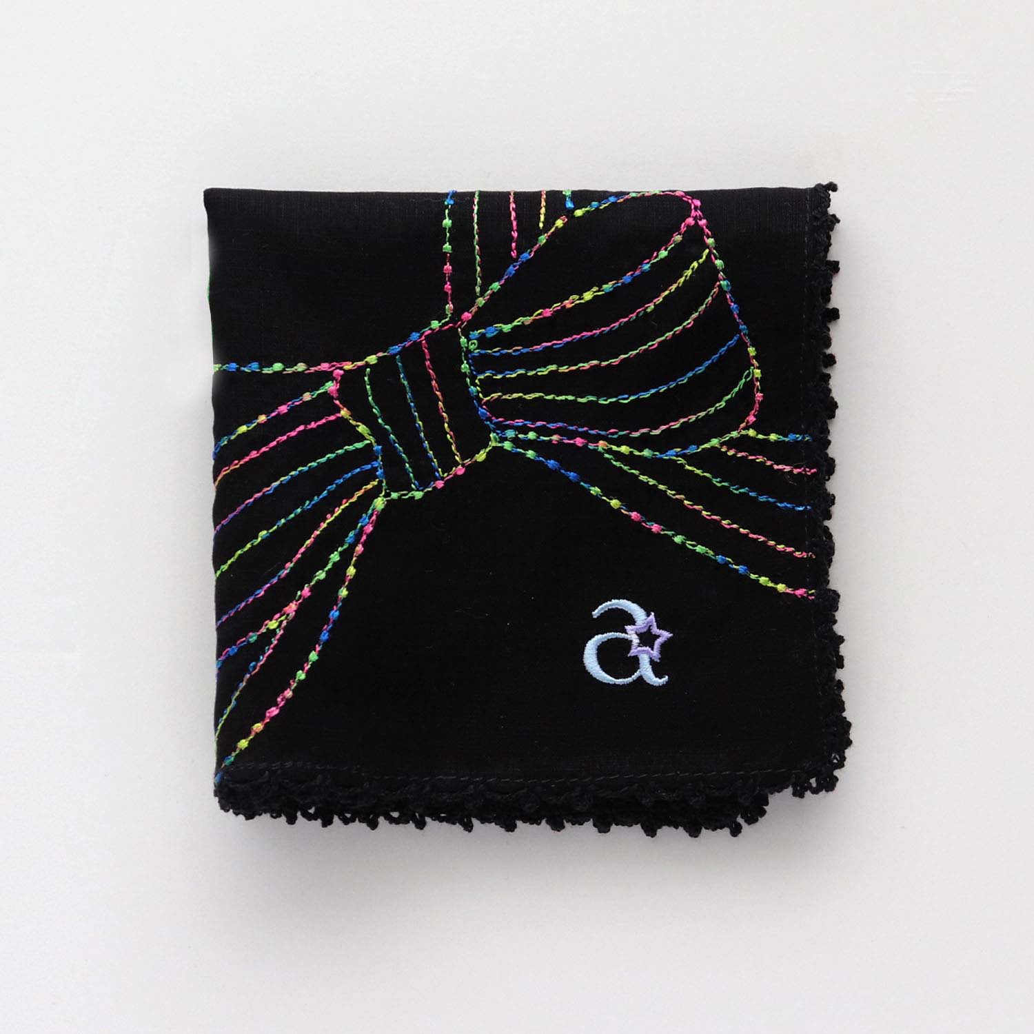 You can choose the initial embroidery! Ribbon embed