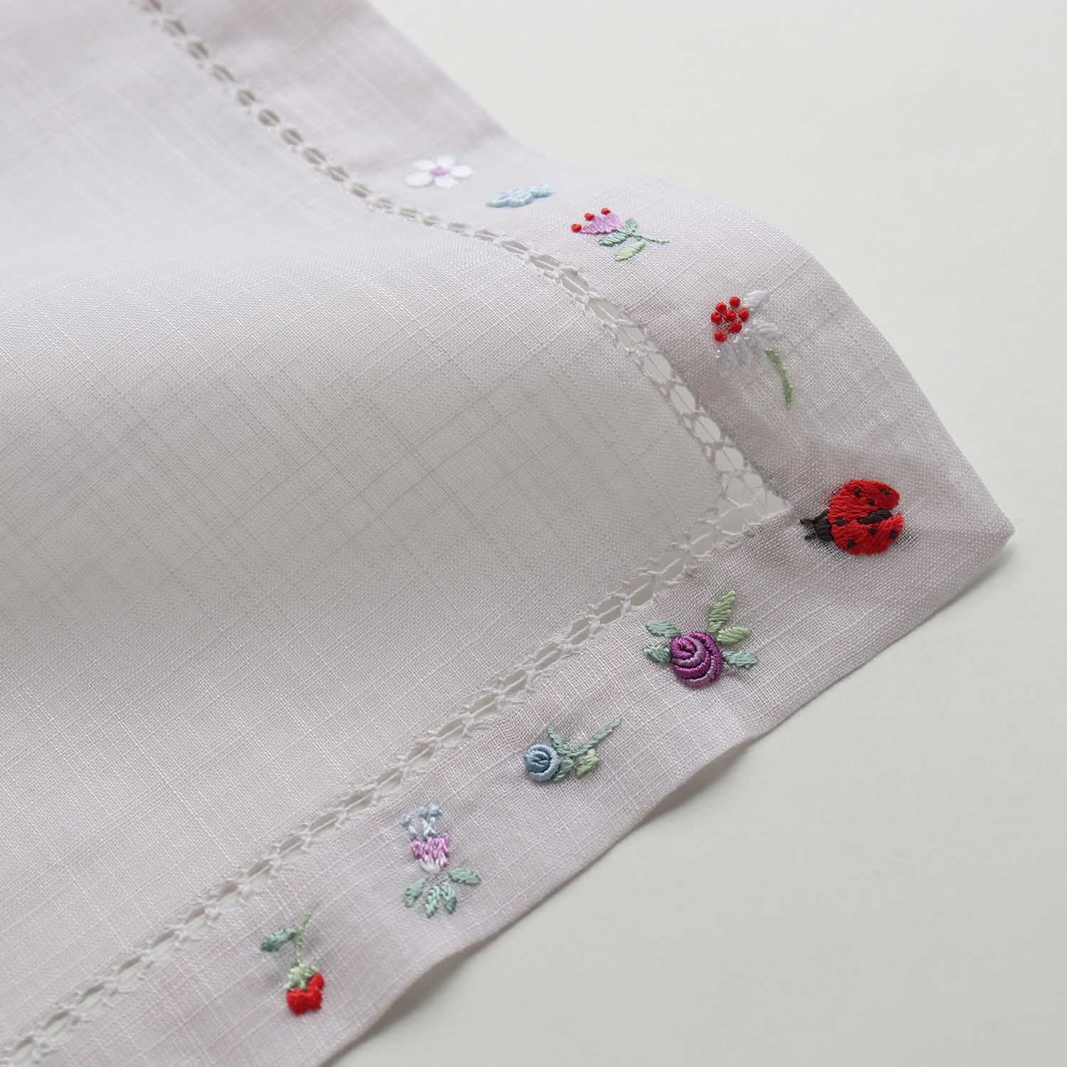 Vietnamese hand-embroidered handkerchief small lucky motif