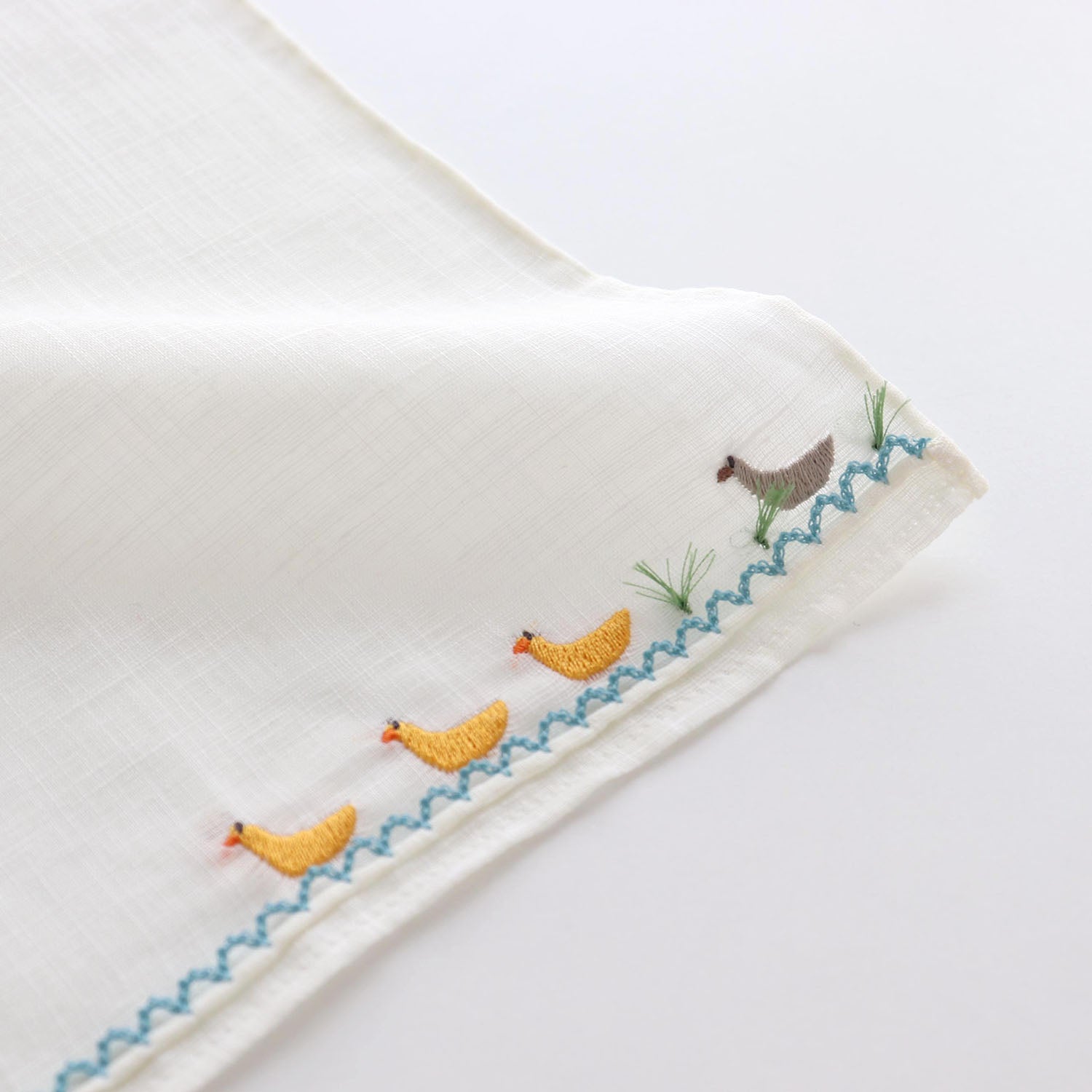 Ugly Duckling Handkerchief [HIKKOMIseries】