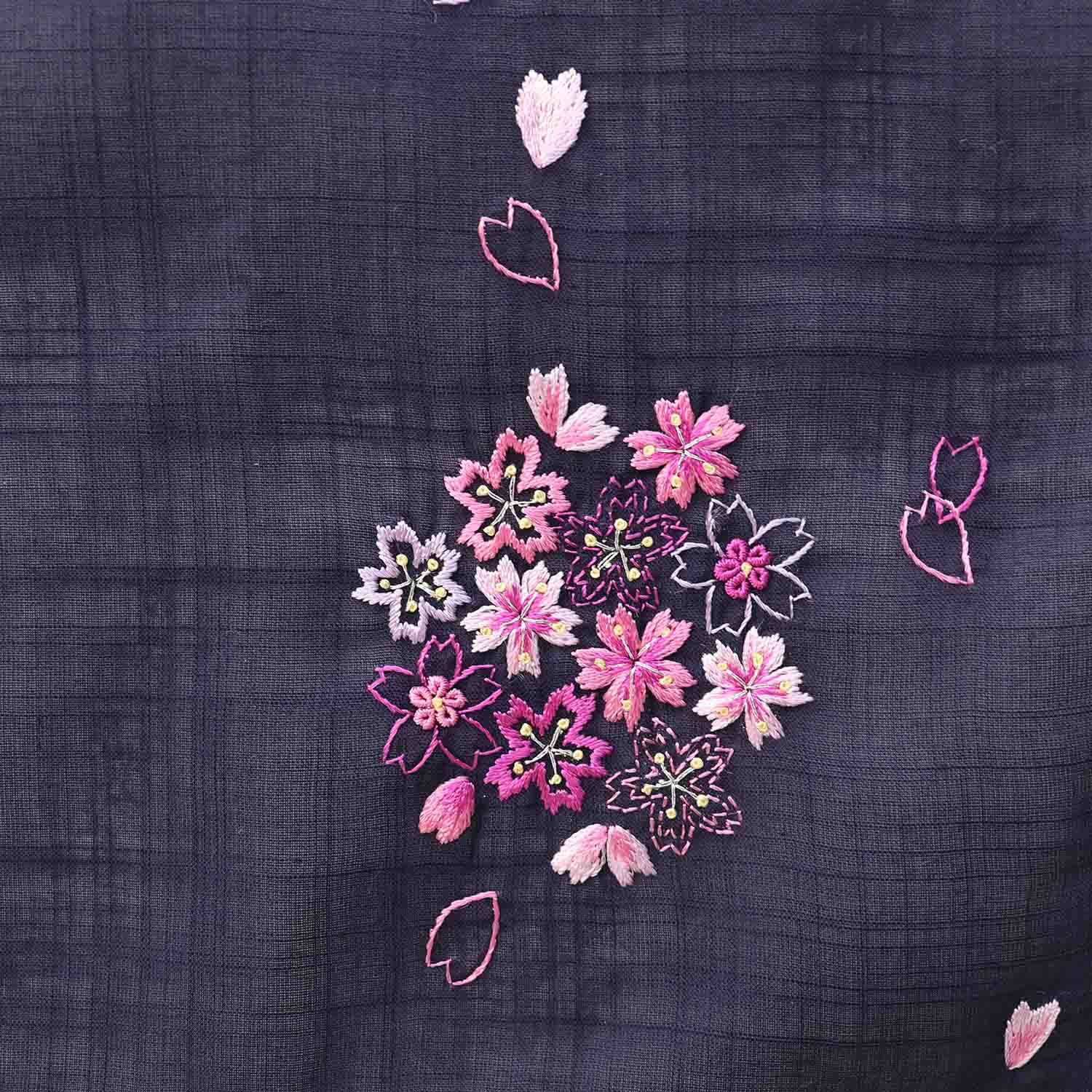 ベトナム手刺繍　桜くす玉