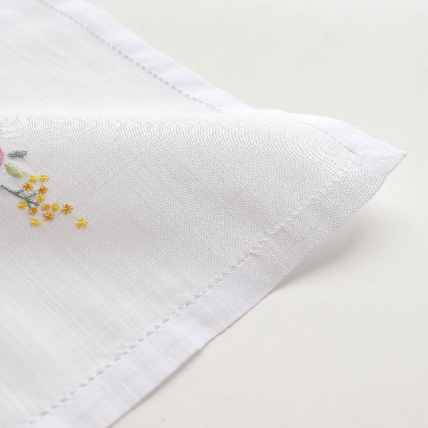 Vietnamese hand-embroidered handkerchief Two pigeons