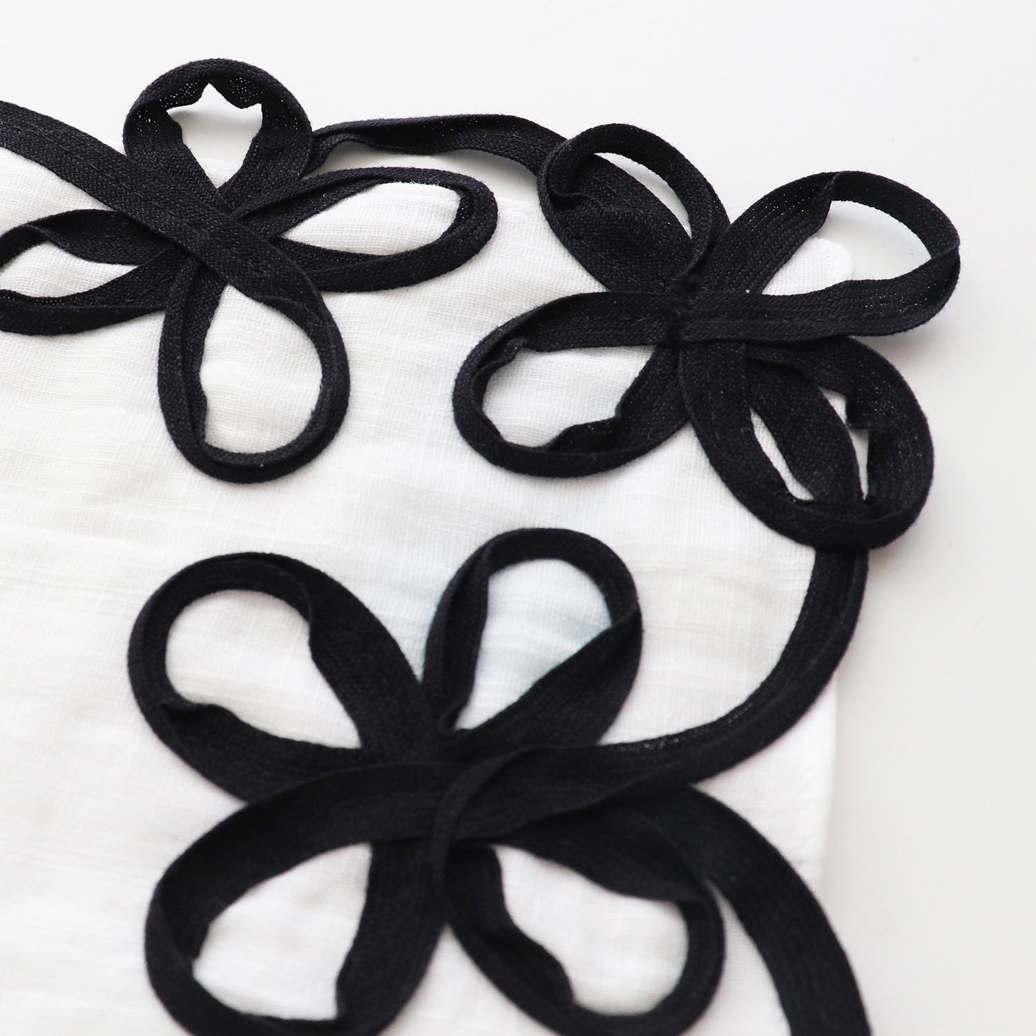 clover line「frillia(フリリア)シリーズ」【立体ハンカチ】