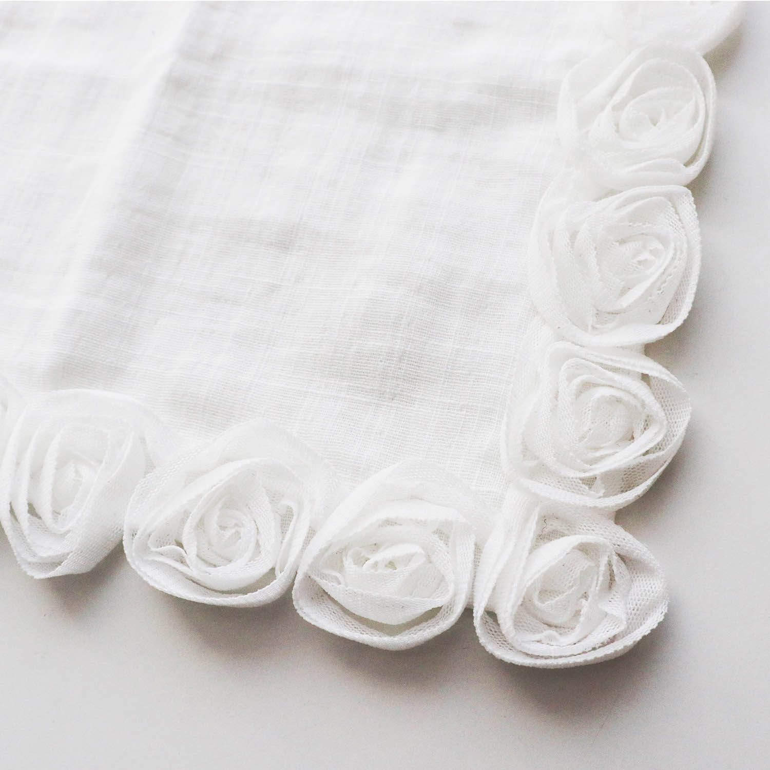 round rose「frillia(フリリア)シリーズ」【立体ハンカチ】