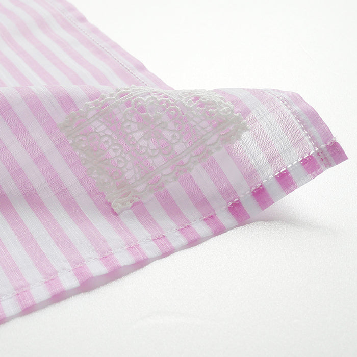 Sachet handkerchief with embroidered motif