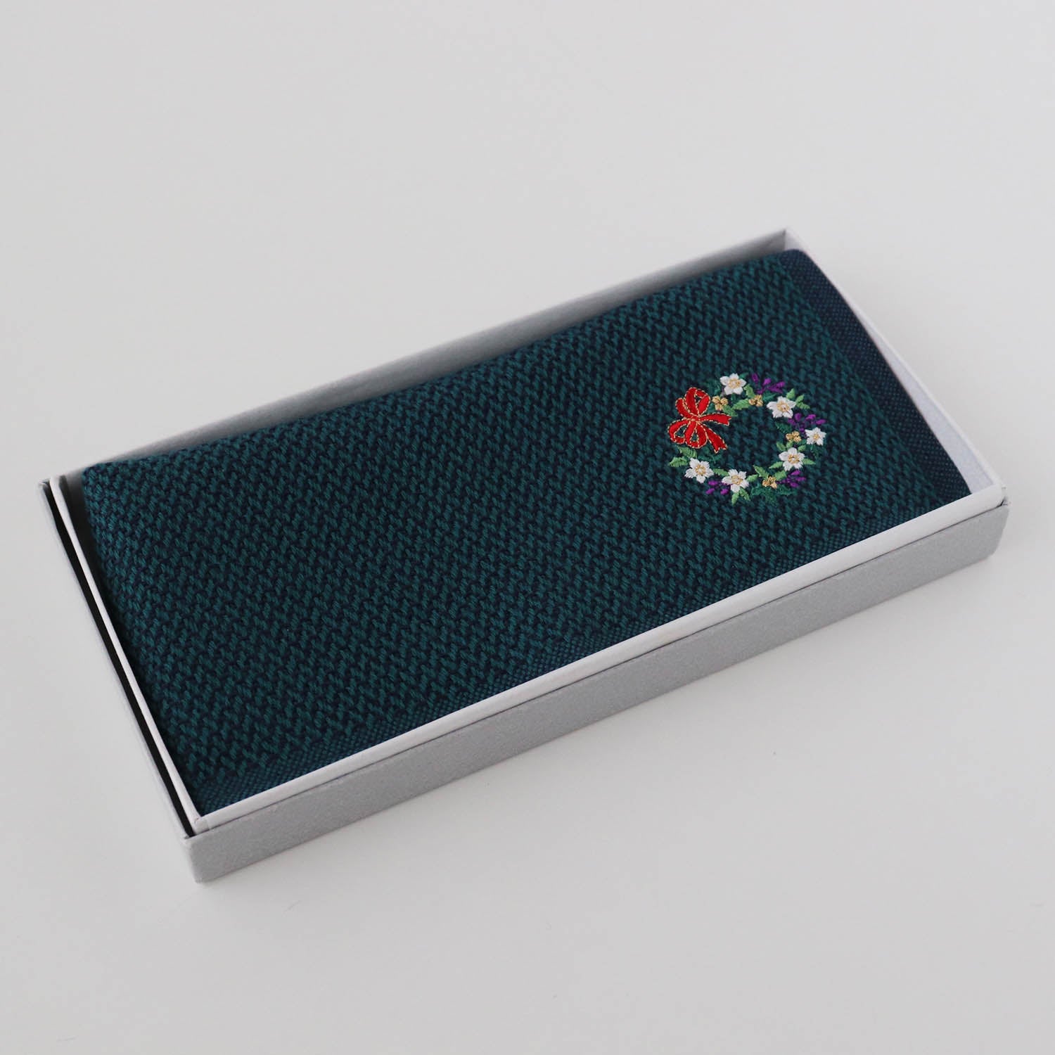Holiday embroidery handkerchief [wreath] mico Type A
