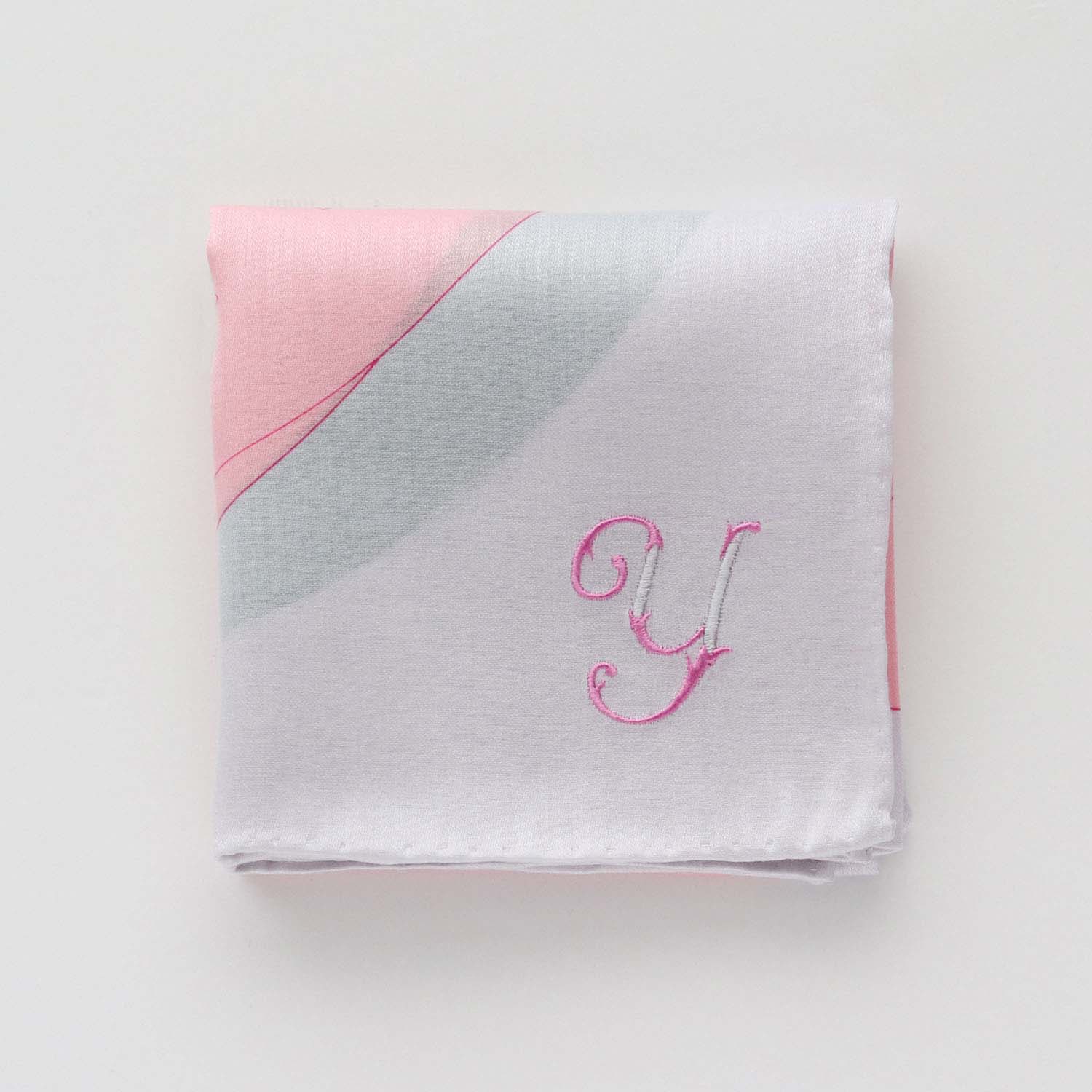 イニシャル刺繍が選べる！ 薔薇の法則 A（グレー）