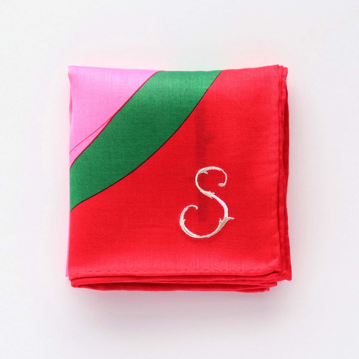 Initial embroidery can be selected! Rose law B (Red)