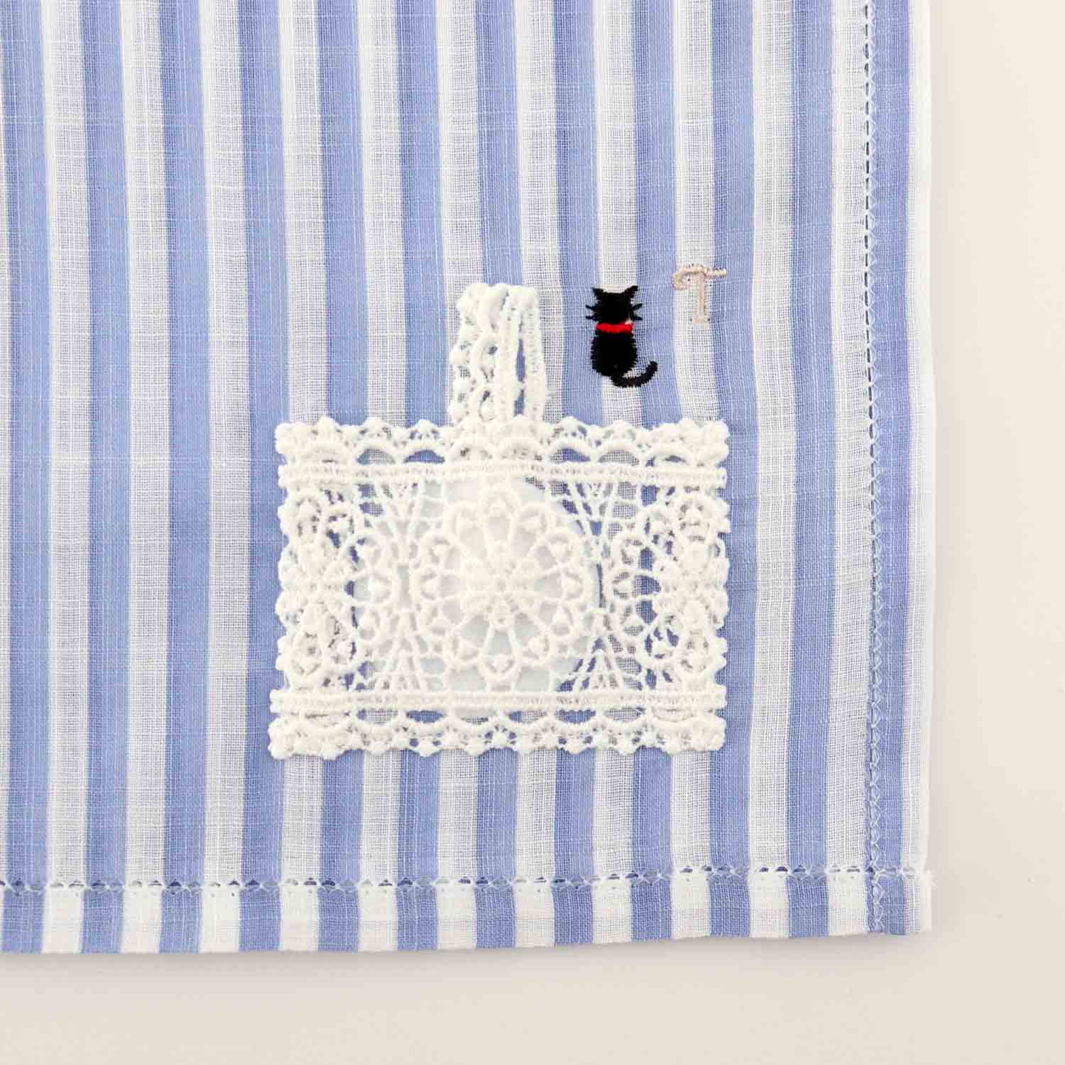 Sachet handkerchief with embroidered motif