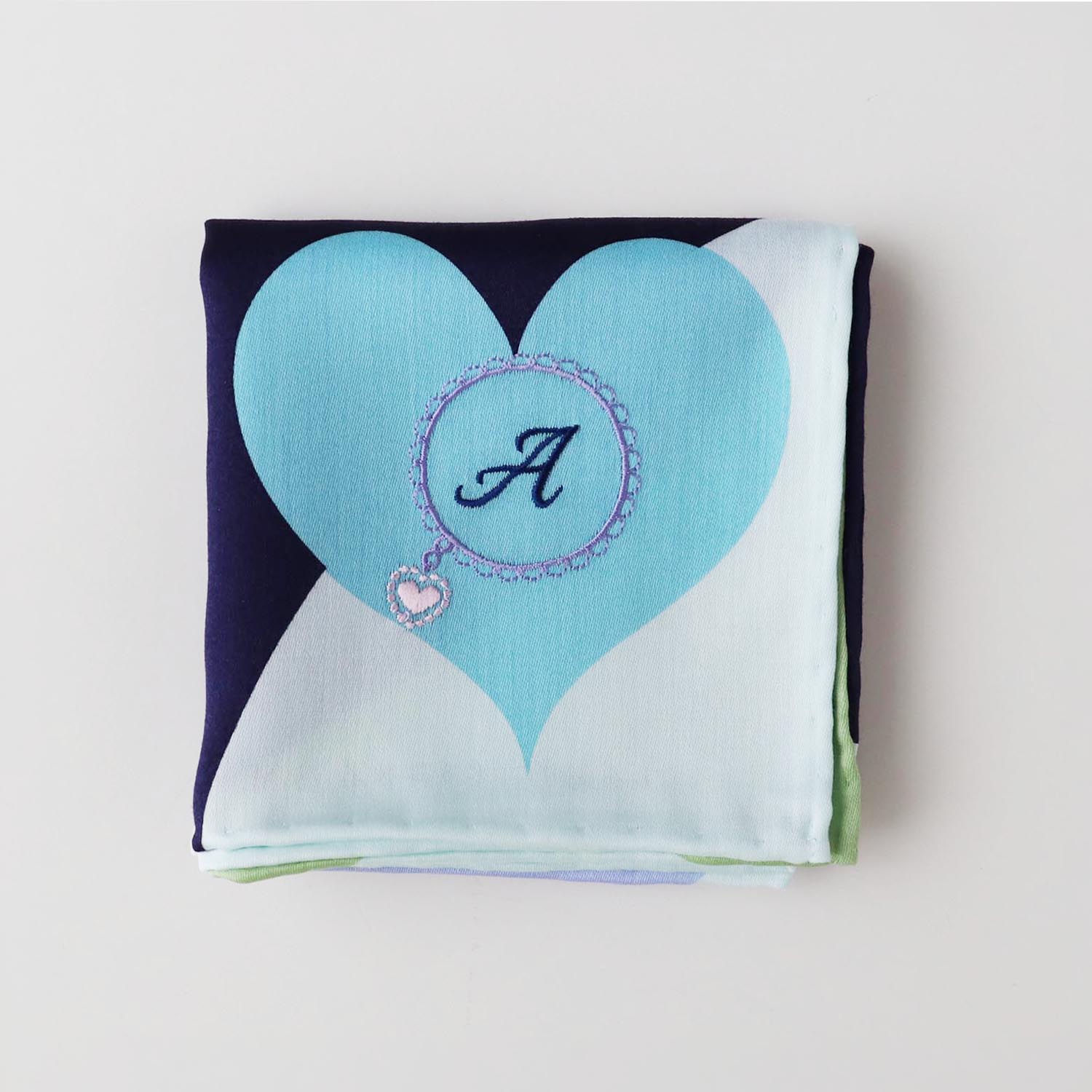You can choose initial embroidery! overflowing heart handkerchief