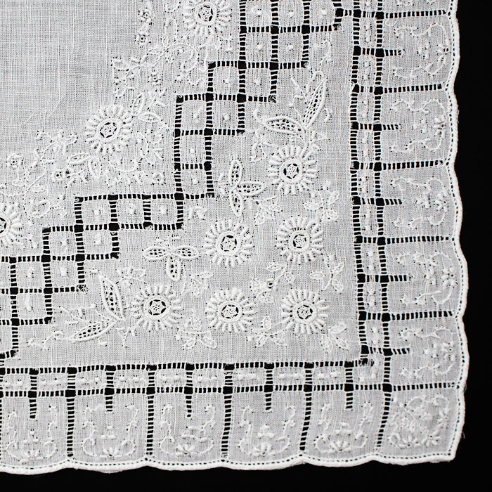 Hand Embroidered Shantou Handkerchief - SWATOW [Heritage 7201