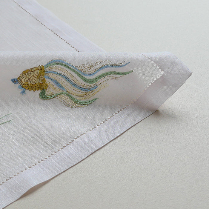 KAWARASHOEN Handkerchief -Vietnamese hand-embroidered tortoise- [Japanese Pattern Series