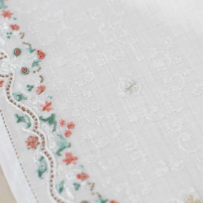 ベトナム手刺繍 オリエンタル（ホワイト）