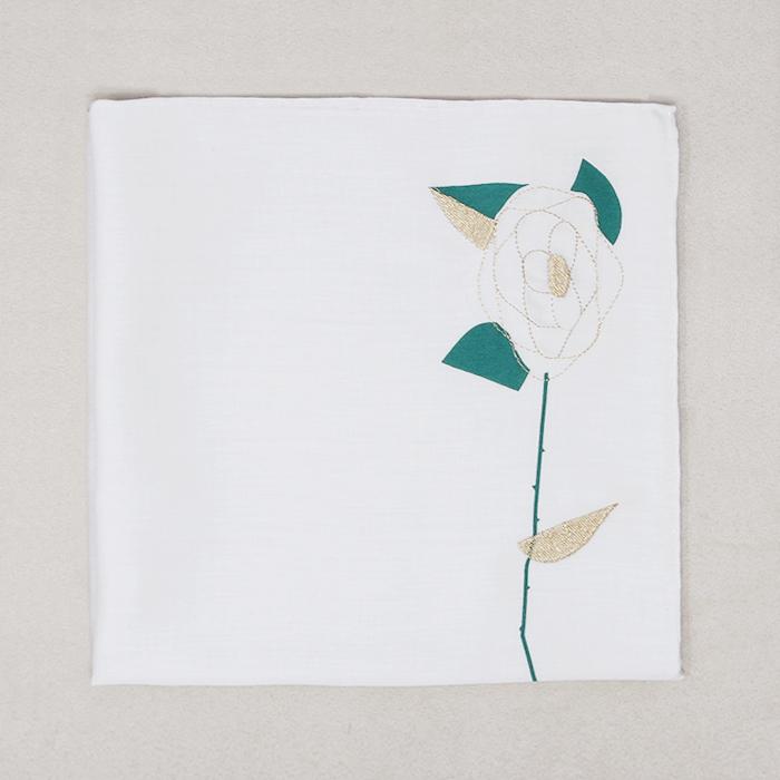 薔薇刺繍のハンカチ（ホワイト） - CLASSICS the Small Luxury